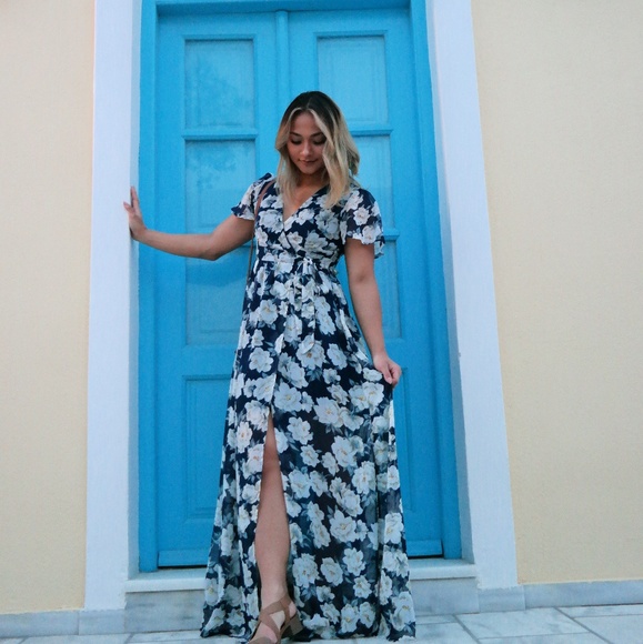Dresses & Skirts - Floral Maxi Dress